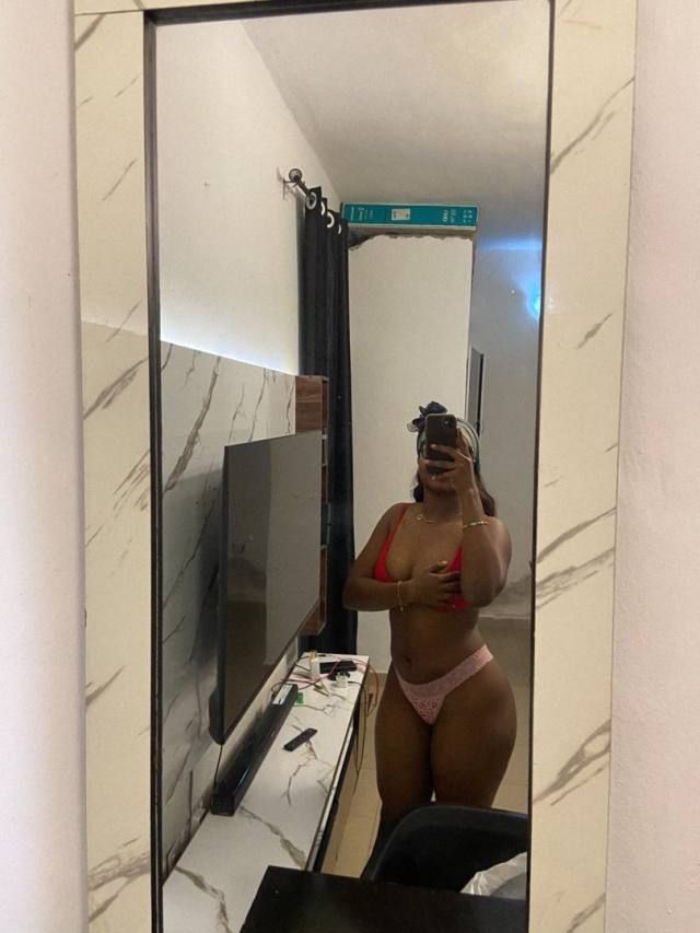 Very SWEET EBONY 🥵 AVAILABLE 👅 FOR HOOKUP  IM BLACK AND SWEET ❤️😍 Telegram: munalove606 signal: Munarose.25 - Image 3